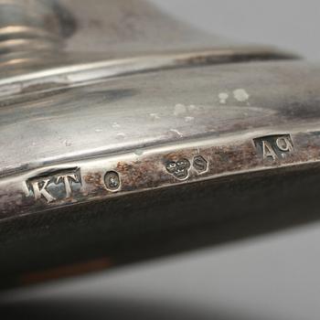 LJUSSTAKAR, 1 + 2, silver, importstämplad respektive K Torndals Juvelerare AB, Stockholm, 1951.
