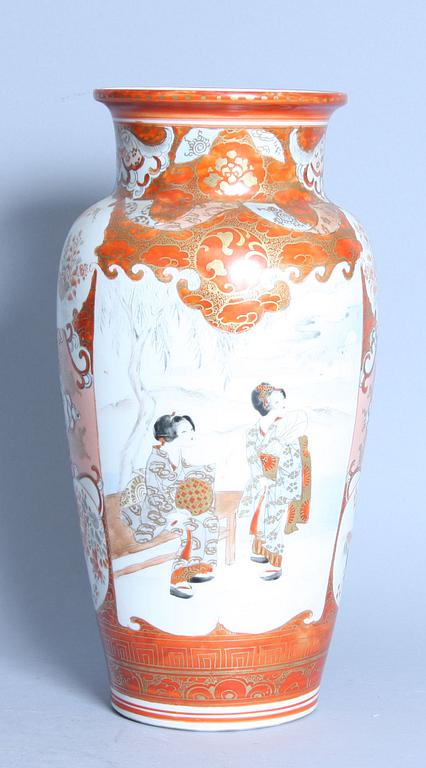 URNA, porslin, Japan, Kutani, 1900-tal.