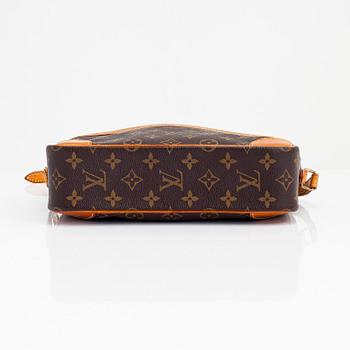 Louis Vuitton, a Monogram 'Trocadero 27' Bag.