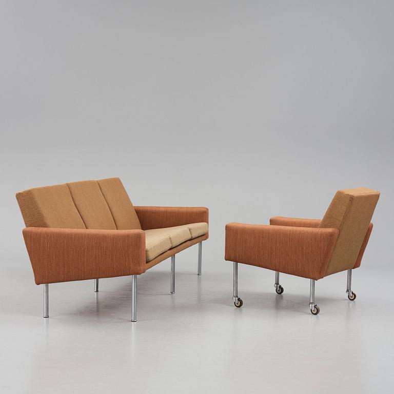 Hans J. Wegner, soffa och fåtölj, modell "AP-34", Anker Petersen AP-Stolen, Danmark, ca. 1957.