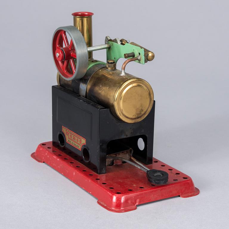 PARTI LEKSAKER, 5 st, bl a trä och plåt, Brio, Lego, Mamod m fl. 1950-60-tal.