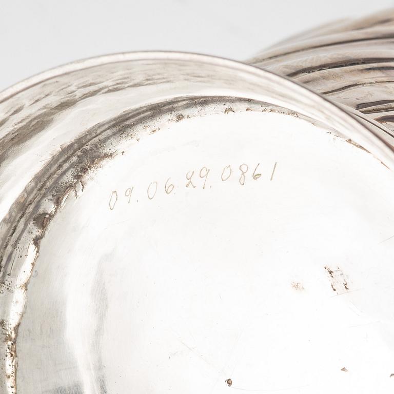 A British silver beaker, unclear makers mark, London 1821.