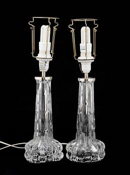 BORDSLAMPOR, ett par, glas, Carl Fagerlund, modell RD 2052, Orrefors.