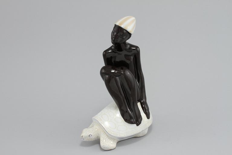 FIGURIN, fajans, Mari Simmulsson, Upsala-Ekeby, 1900-talets mitt.