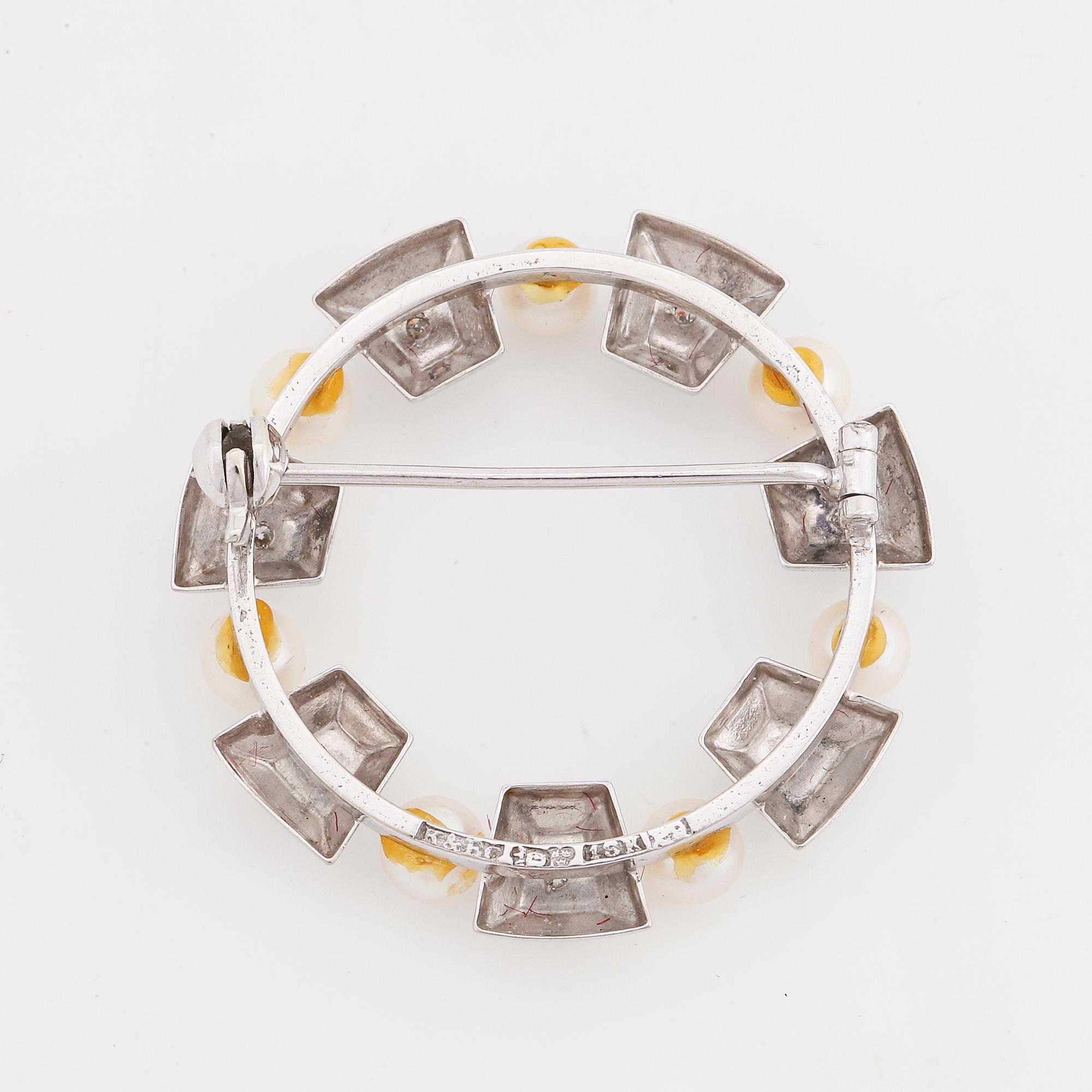 Pearl and eight cut diamond brooch.