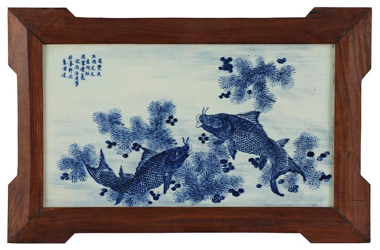 A Chinese porcelain placque, 20th century.