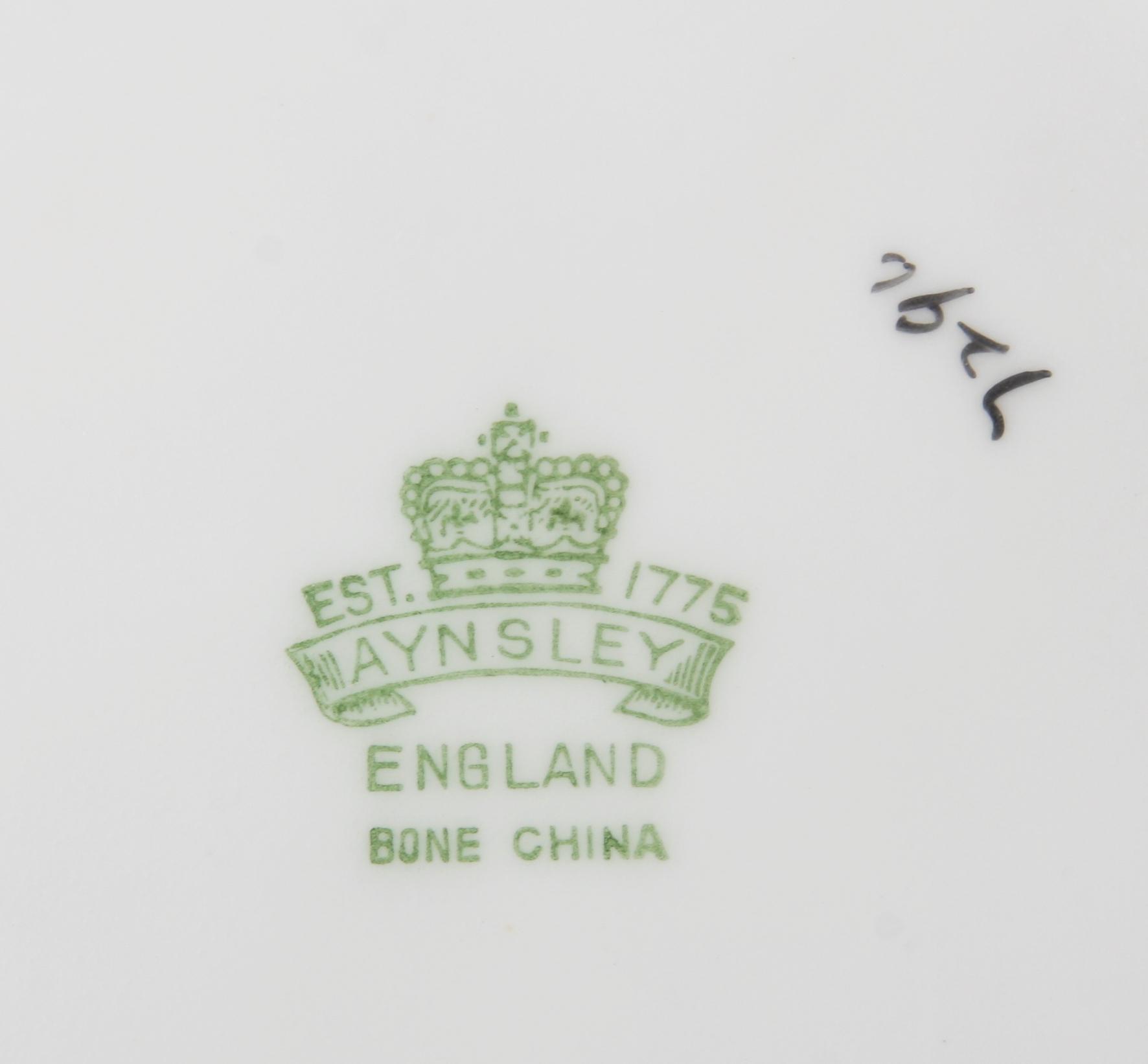 SKÅL MED TALLRIKAR, 1+6, porslin. England, Aynsley.