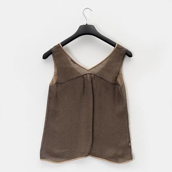 Bottega Veneta, a silk top, size 40.