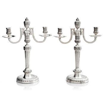 299. Kungliga kandelabrar, ett par, för två ljus, silver, Österrike, lgnaz Joseph Würth, Wien 1779, Louis XVI.