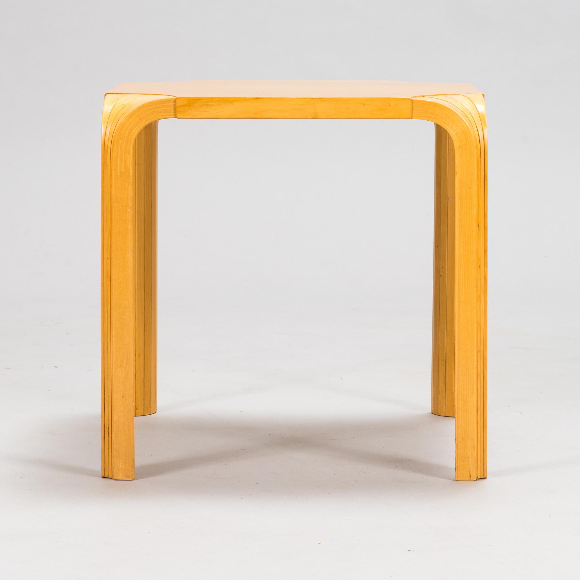 Alvar Aalto,  pall X601, Artek 2000-tal.