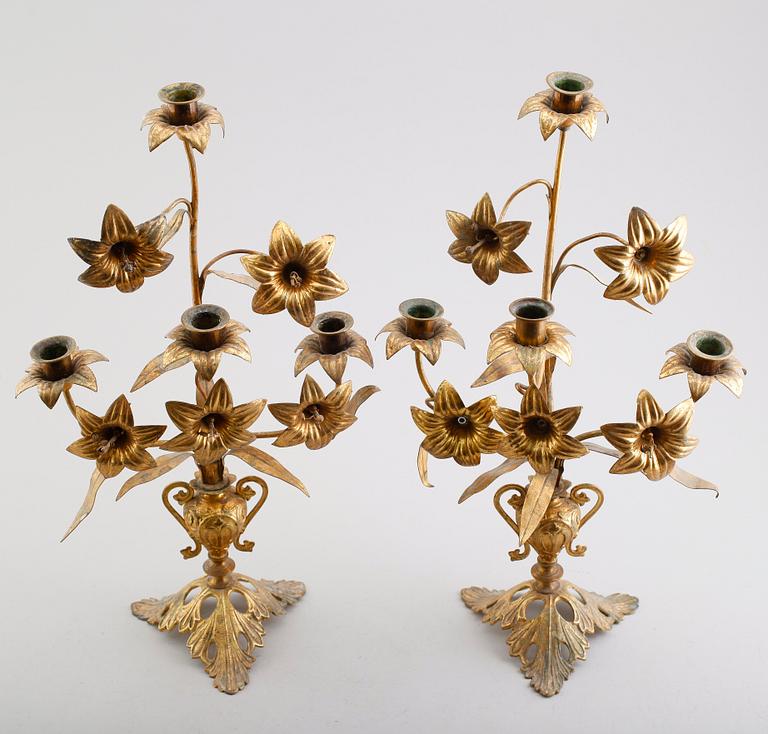 KANDELABRAR, 1 par, förgylld mässing, 1800-talets andra hälft.