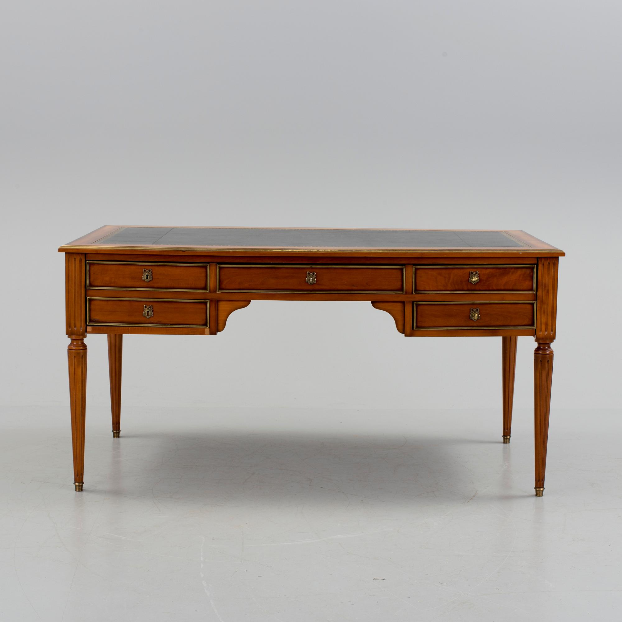 SKRIVBORD, Louis Seize-stil, 1900-talets andra hälft.