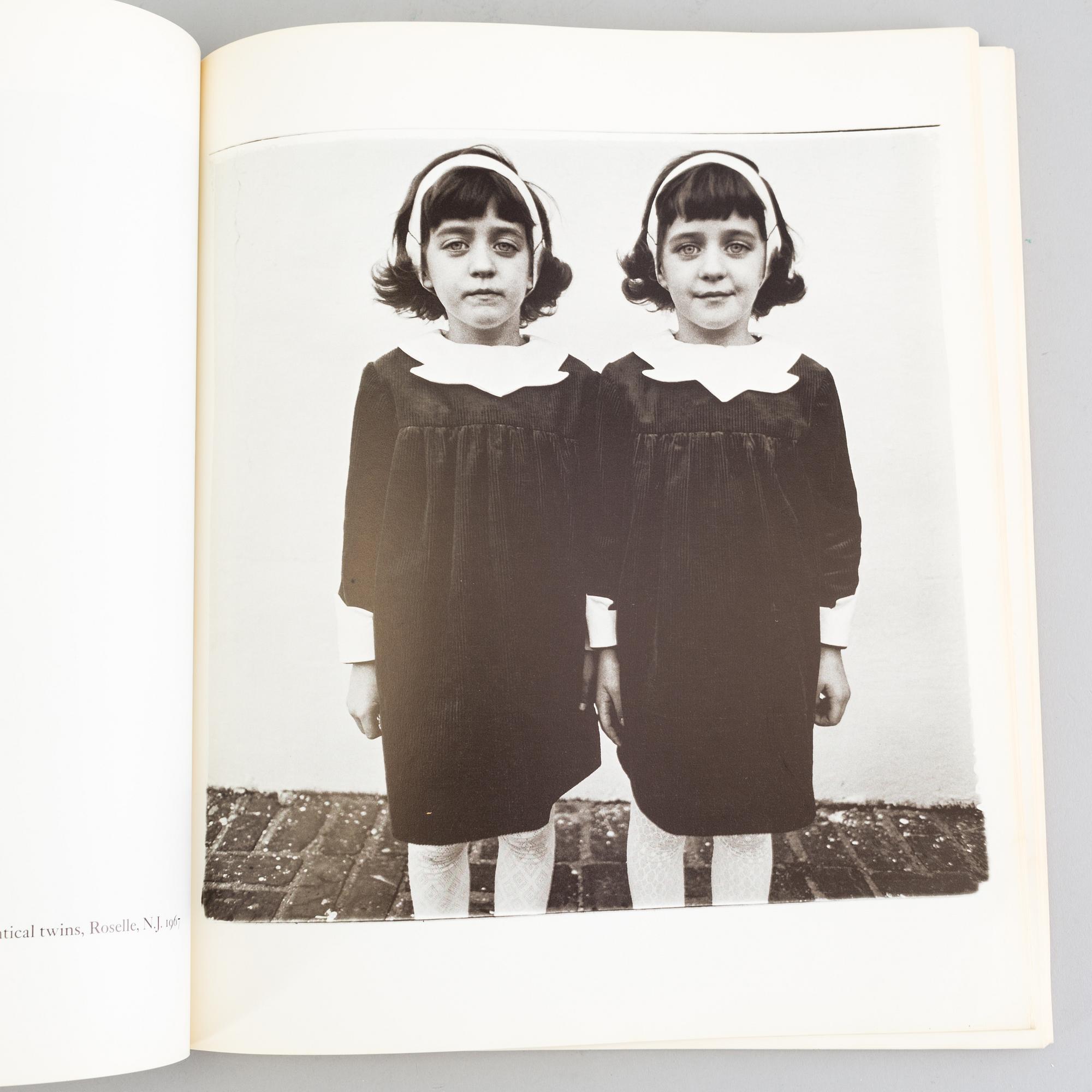 BOOK, "Diane Arbus. An Aperture Monograph", Diane Arbus, special edition The Museum of Modern Art 1972.