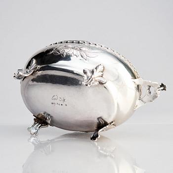 A Swedish 18th century silver bowl/tureen, mark of Daniel Elfbom, Gävle 1783.