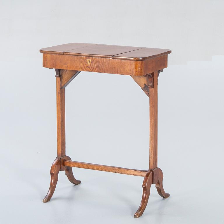 A mid 1800s dressign table.