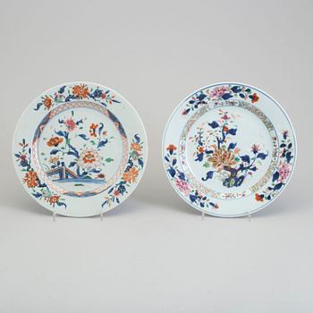 Two famille rose export porcelain plates, Qing dynasty, Qianlong (1736-95).