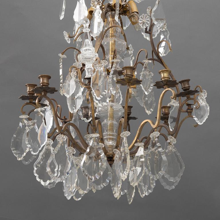 A Baroque style chandelier, early 20th Century.