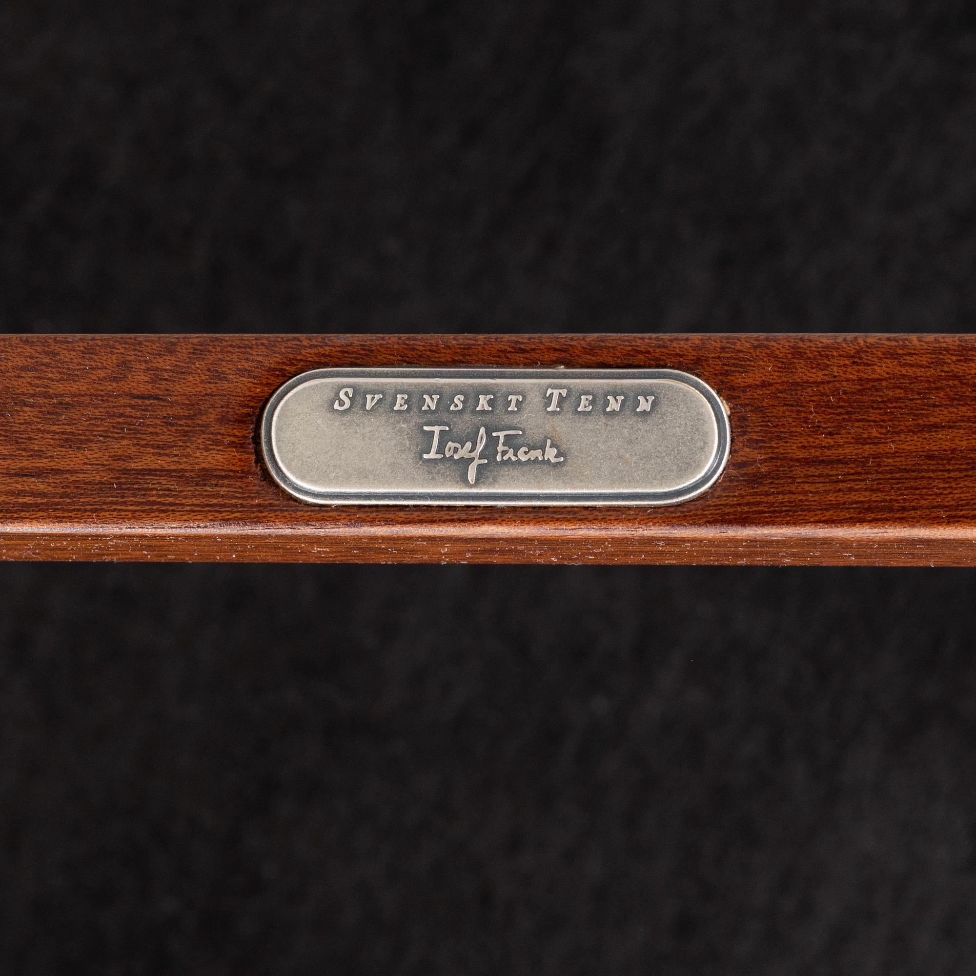 Josef Frank, stol, modell 695, Firma Svenskt Tenn, daterad 2024.