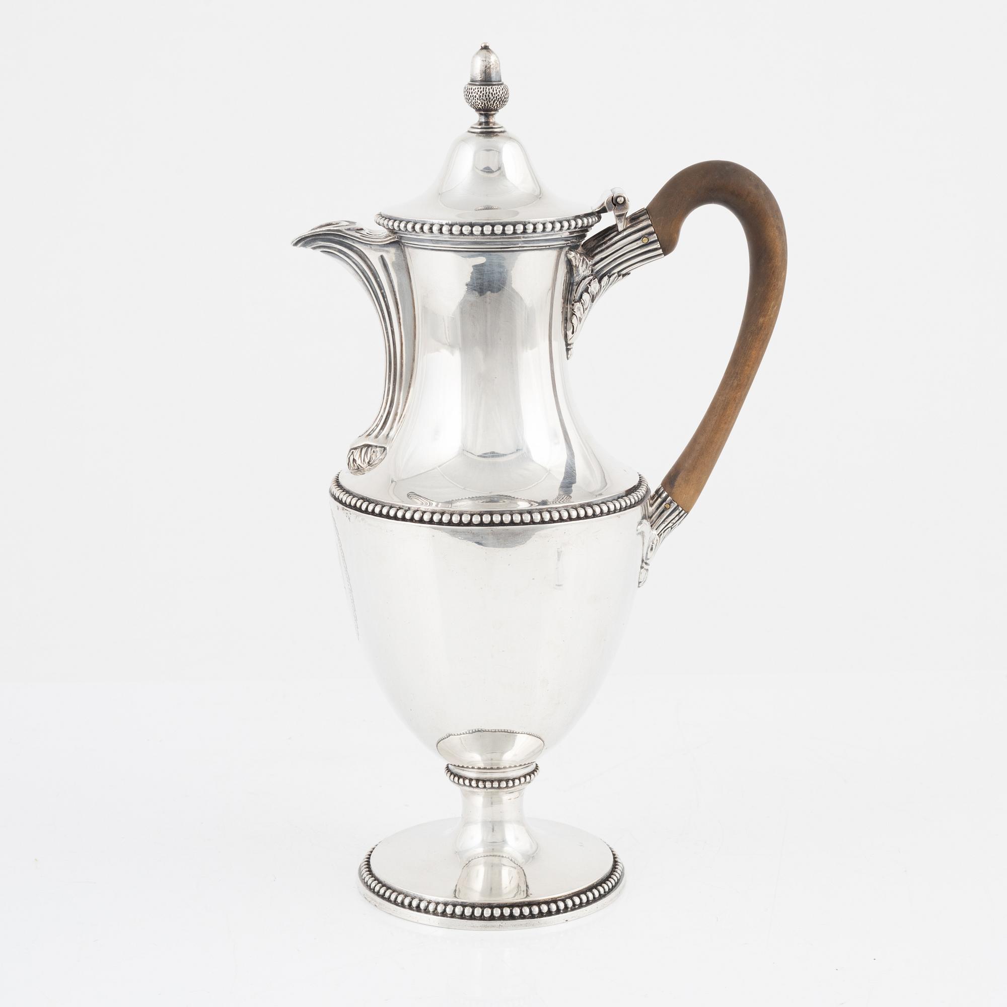 Daniel Smith & Robert Sharp, 
a silver coffee pot, London 1768-77.