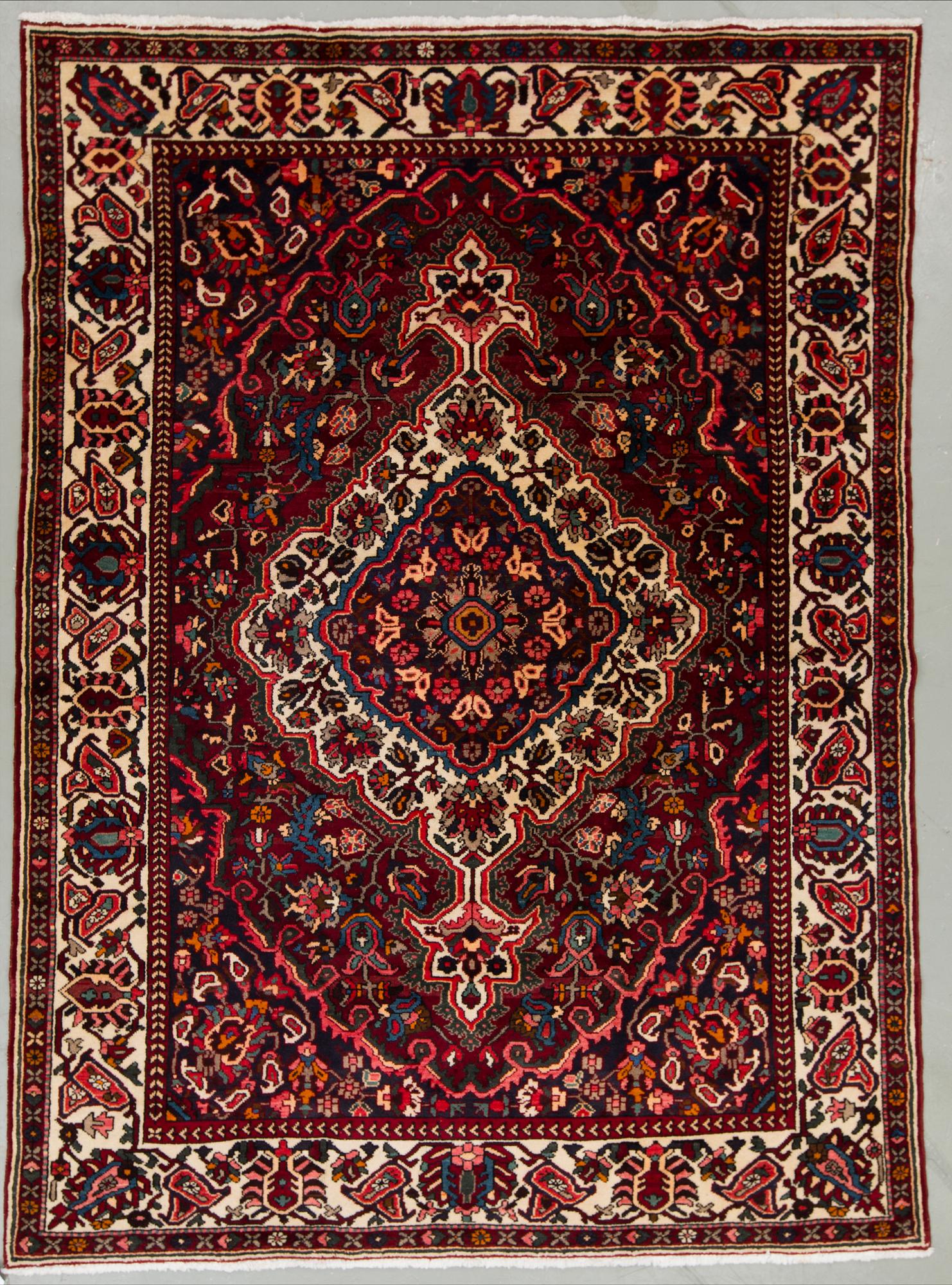 MATTA, Hamadan. Ca 291x211 cm.