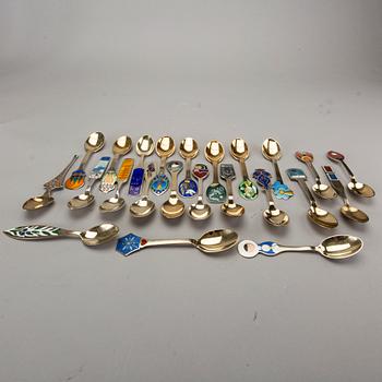 CHISTMAS SPOONS & WEDDING SPOON, 22+1 st , guilt sterling silver, Anton Michelsen, Denmark, tot 1054g.
