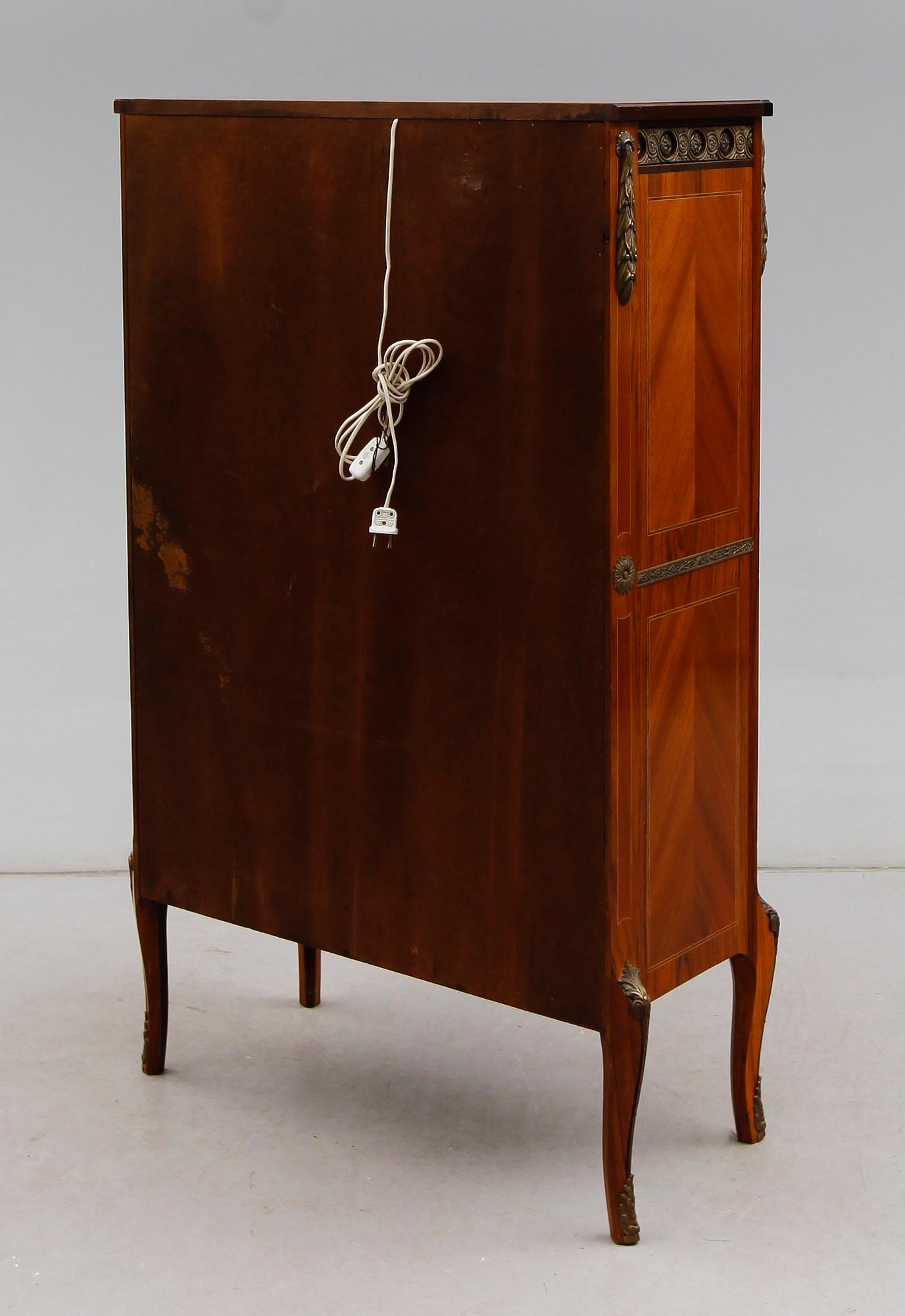 BARSKÅP, gustaviansk stil, 1900-talets andra hälft.