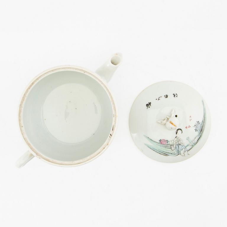 A set of two Chinese tea pots and a tea caddy, early 20th century.