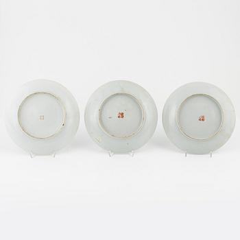 Fat, tre stycken, porslin. Kina, 1900-tal.