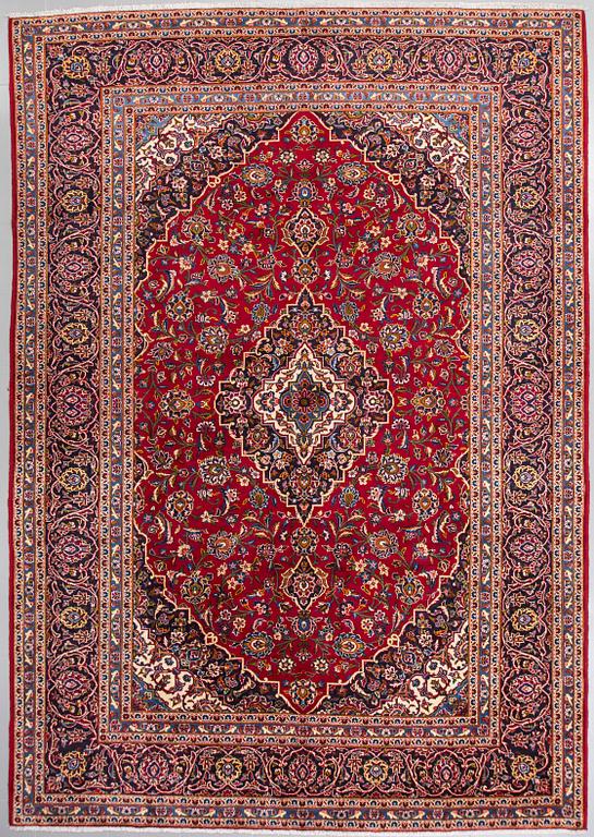 A KESHAN RUG, cm. 347 x 242 cm.