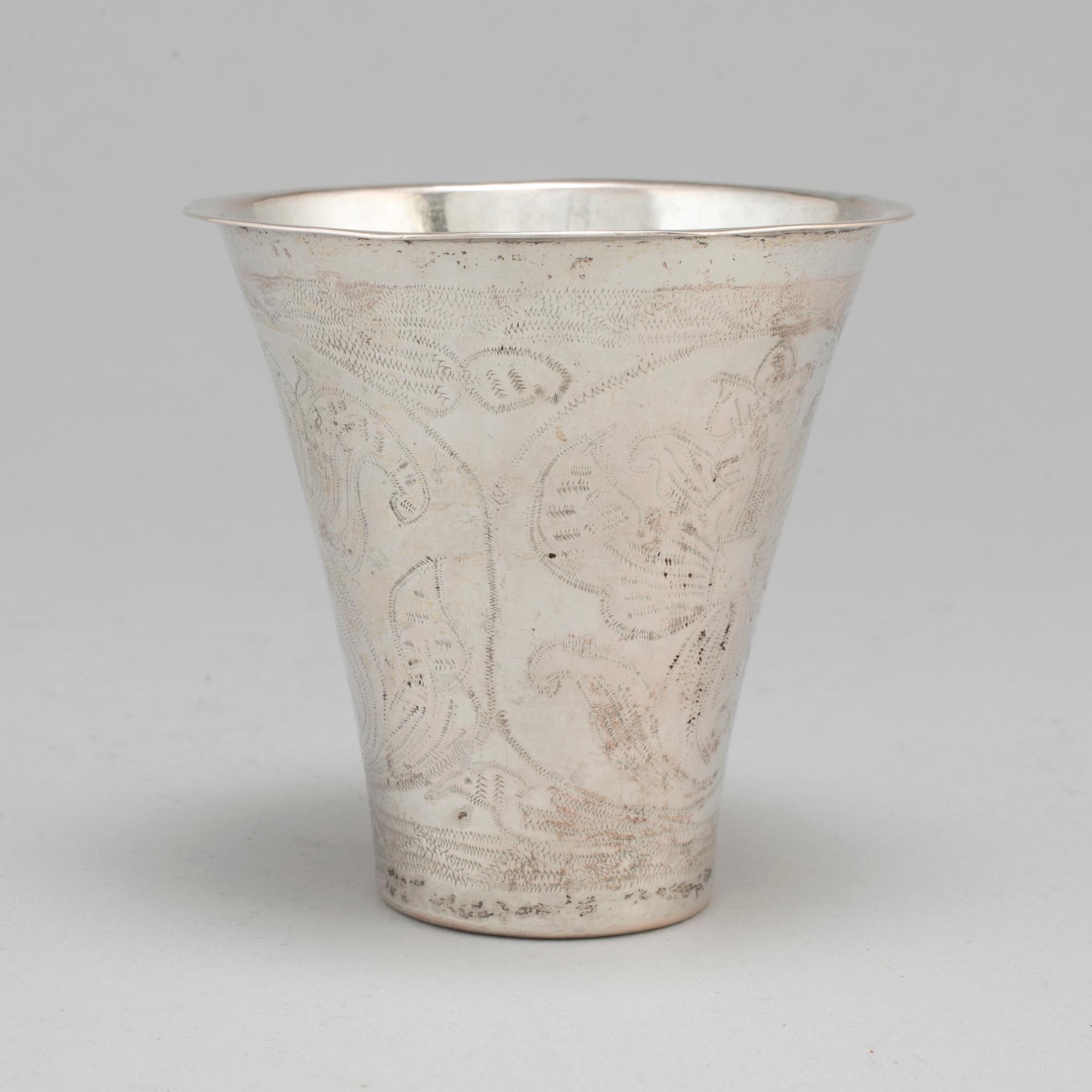 Bägare, silver, ostämplad, sannolikt sk bönhasarbete, Sverige 1800-talets början.