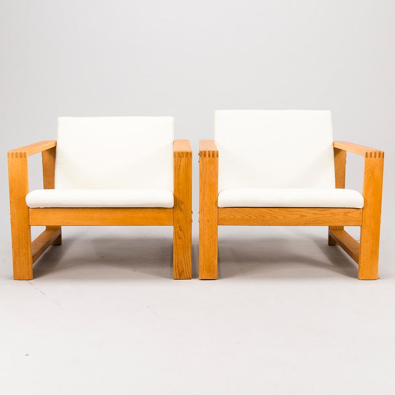 Reino Ruokolainen, A pair of 1960s H-model armchairs for Haimi, Finland.