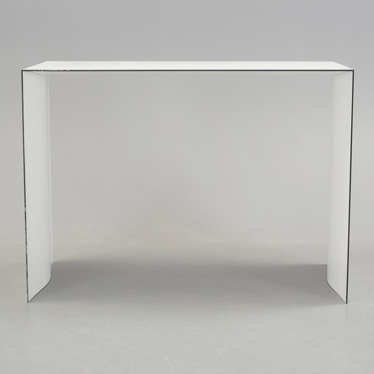 BORD, "Thinner", Tobias Berneth för Karl Andersson och Söner, 2011.