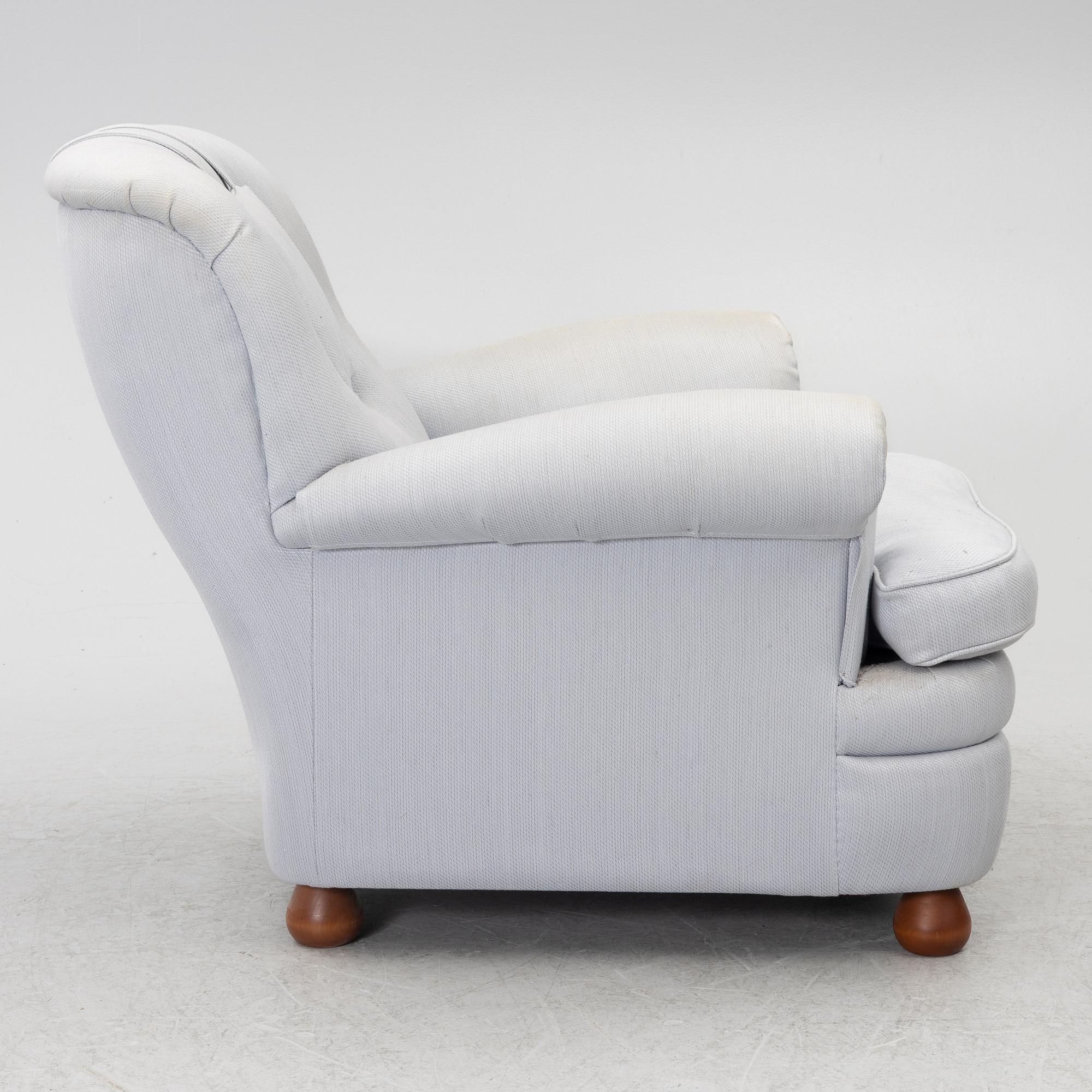 Josef Frank, fåtölj med fotpall, modell 336, Firma Svenskt Tenn.