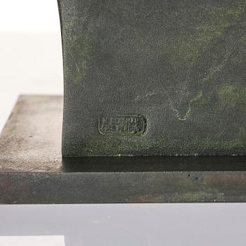 Gunnar Cyrén, a sculpture, "Kan du inte tala?", ed. 5/7, Herman Bergman konstgjuteri, Stockholm & Gävle, 1988.