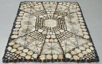 Marianne Richter, a carpet, "Löfstad", a machine made pile, ca 192 x 136 cm.