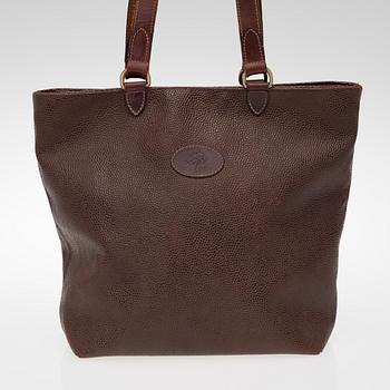 A SCOTCHGRAIN TOTE BAG.