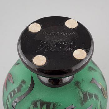 ULRICA HYDMAN-VALLIEN, vas, glas, Kosta Boda, signerad, unik.
