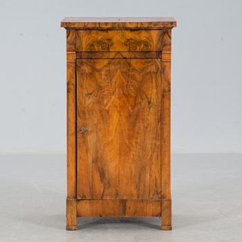 POTTSKÅP, 1800-tal.