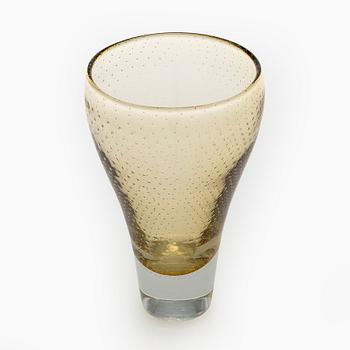 Gunnel Nyman, vas, modell "GN 12", signerad G. Nyman Nuutajärvi Notsjö -56.