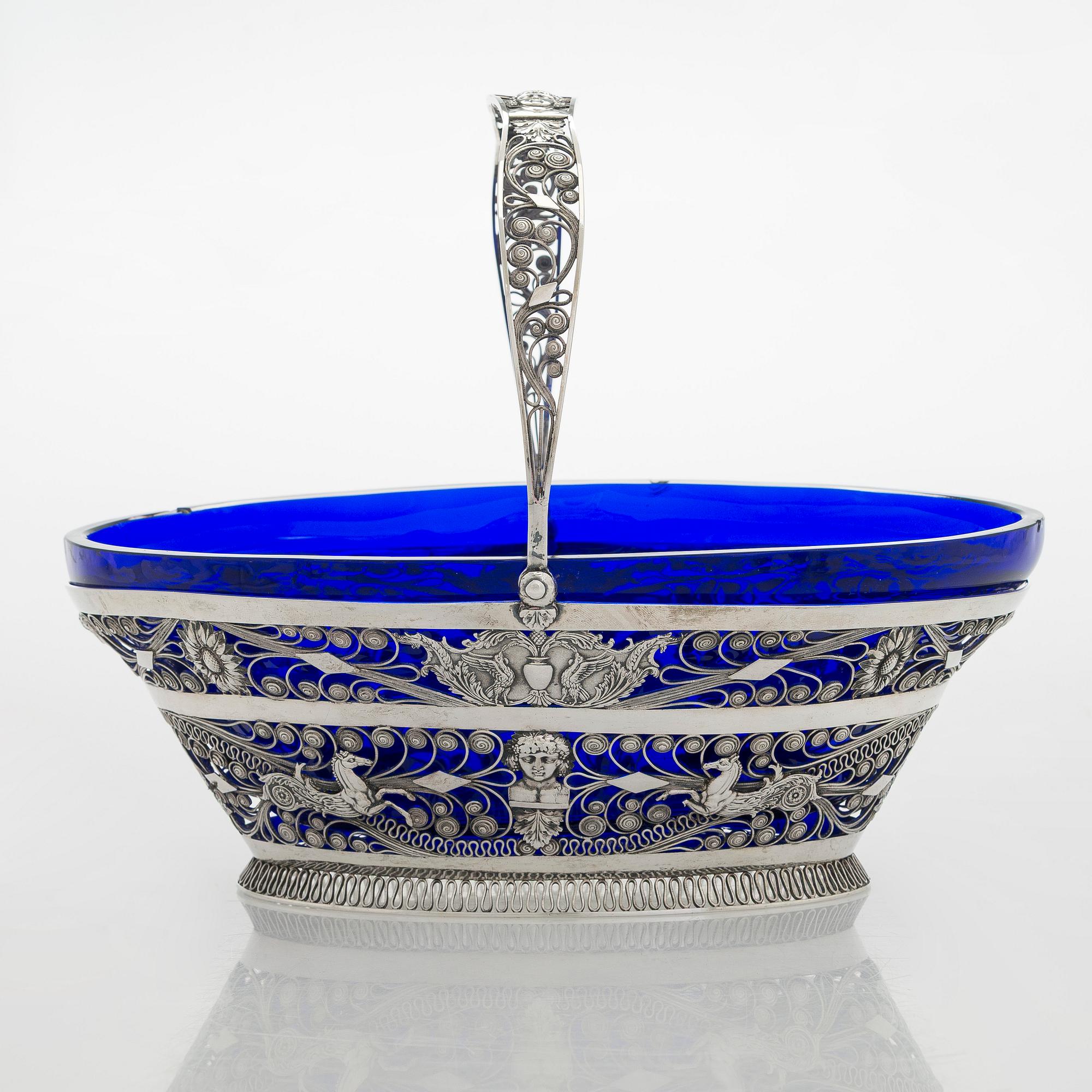 Fruktskål, silver, oidentifierad mästarstämpel FFG, åldermannaranka. Empir.