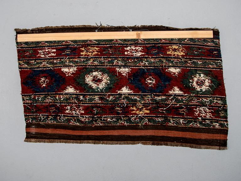 MATTA / TEXTIL, Soumak Nordvästra Iran, 1800-talets slut. Ca 120x70 cm.