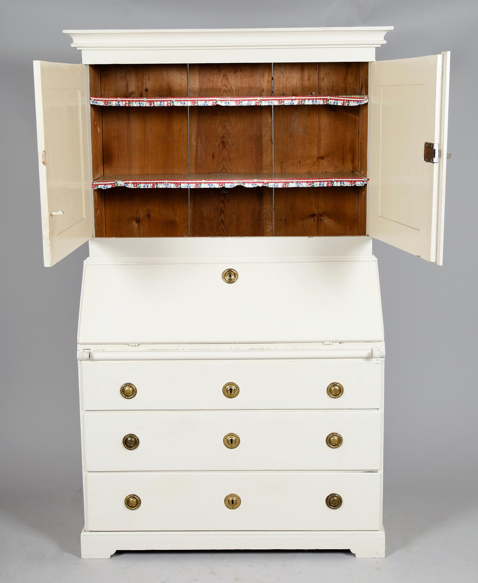 SNEDKLAFFSKÅP, gustaviansk stil, 1800-tal.