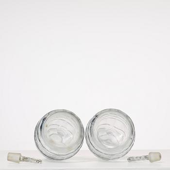 KARAFFER, ett par, glas, 1800-tal.