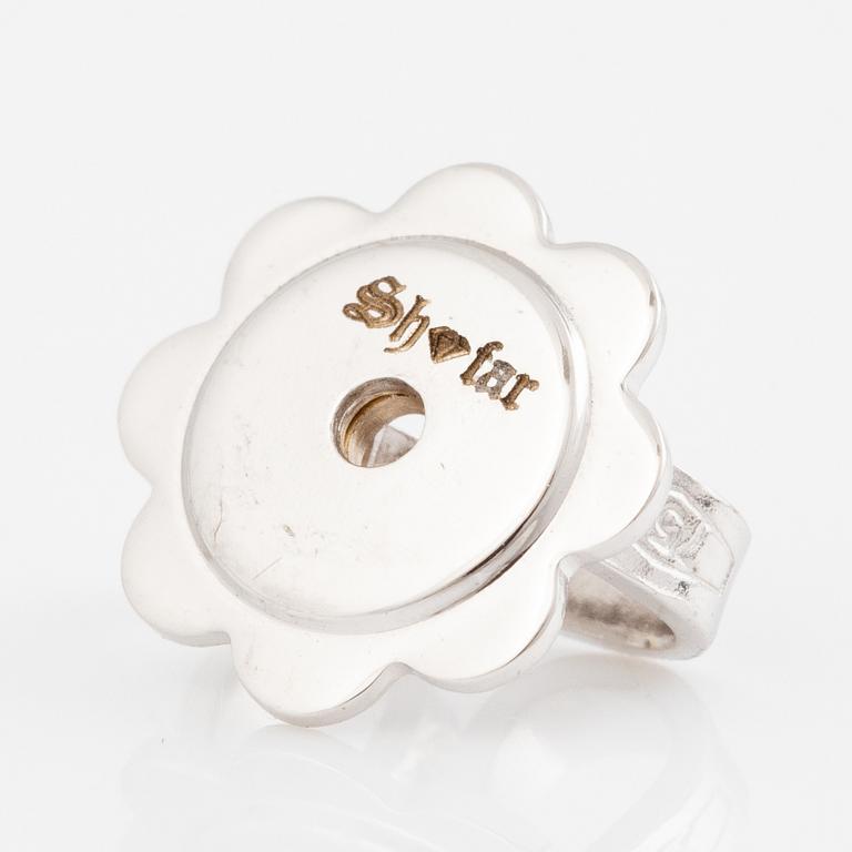 Earrings 18K white gold with brilliant-cut diamonds.