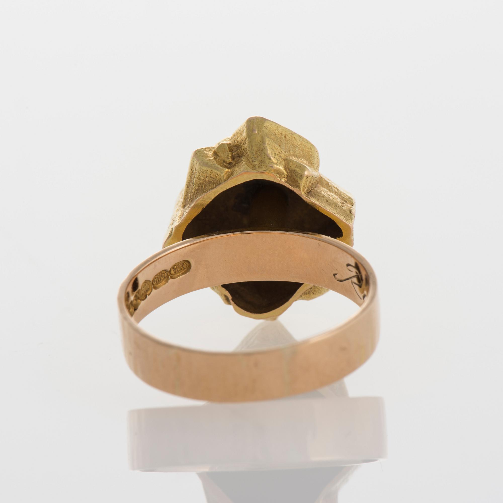 RING, Lapponia / Kruunu Koru, Björn Weckström, Helsingfors 1965. 14K guld. Vikt 9,7 g.