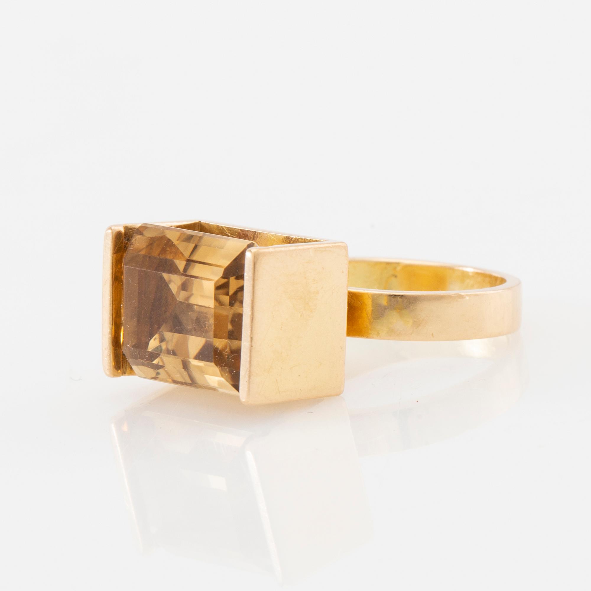 Ring 18K gold with a step-cut citrine, Åke Stavenow Stockholm 1962.
