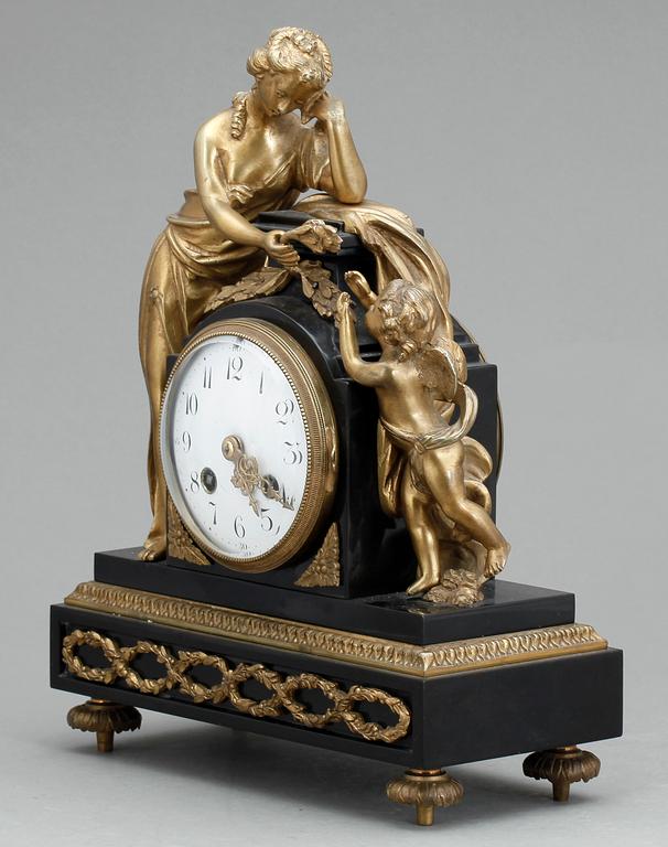 BORDSUR, Louis XVI stil, 1900-talets början.