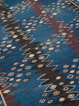 190. Barbro Nilsson, A CARPET, "Snäckorna", flat weave, ca 275,5 x 191 cm, signed AB MMF BN.