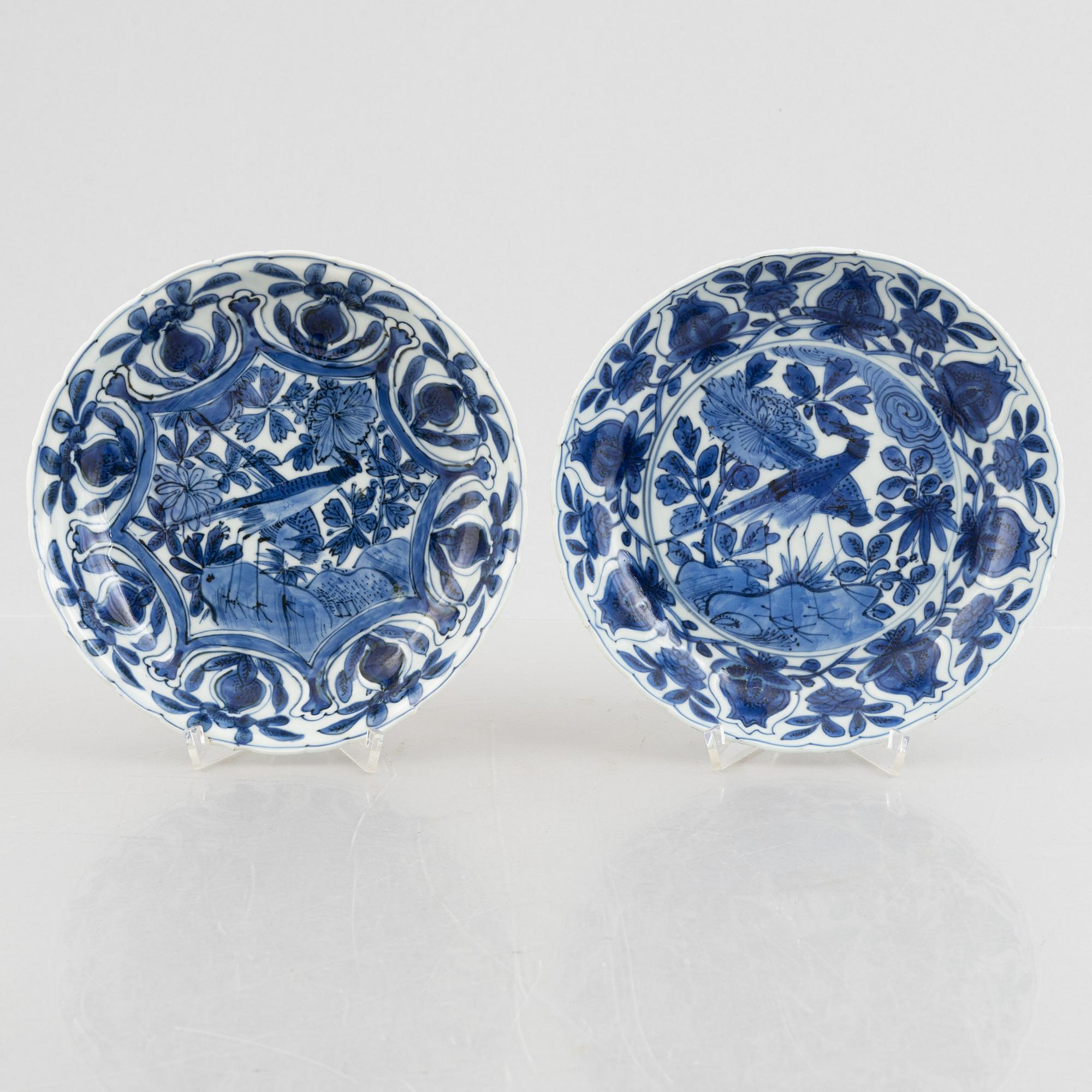 Two similar Chinese blue and white porcelain dishes, Ming dynasty, Wanli (1572-1620).