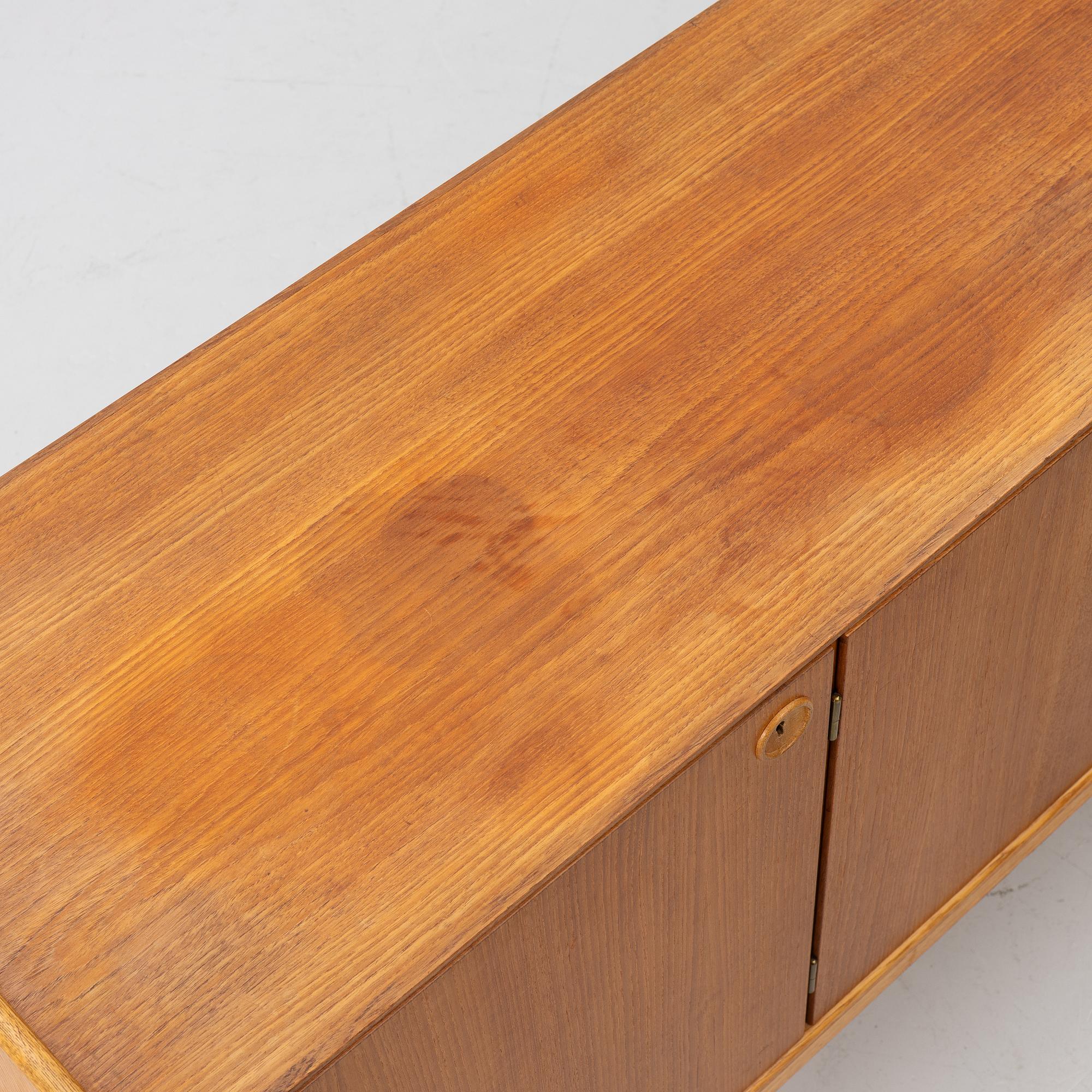 Yngvar Sandström, Sideboard, "Tokyo", ur Trivia-serien, Nordiska Kompaniet, 1900-talets andra hälft.